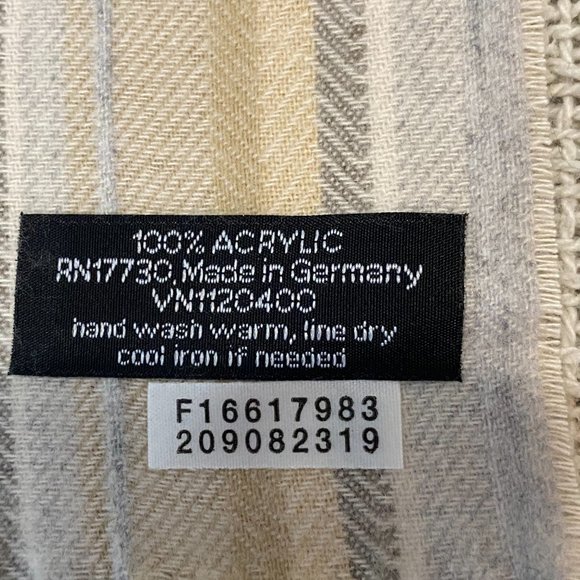 Ultra Soft Acrylic Scarf made in Germany - Picture 4 of 6